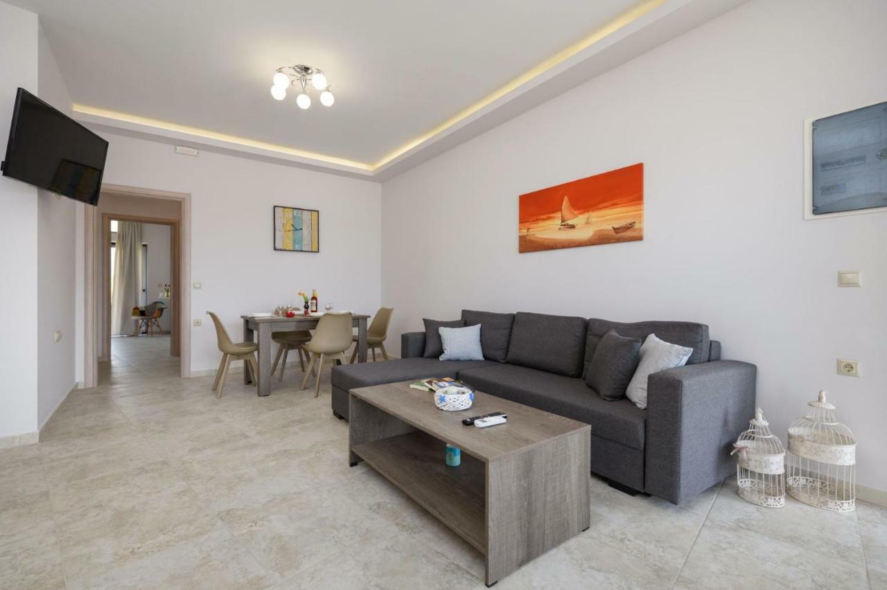 Coral Sea Apartment Kokkinos Pirgos Exterior foto