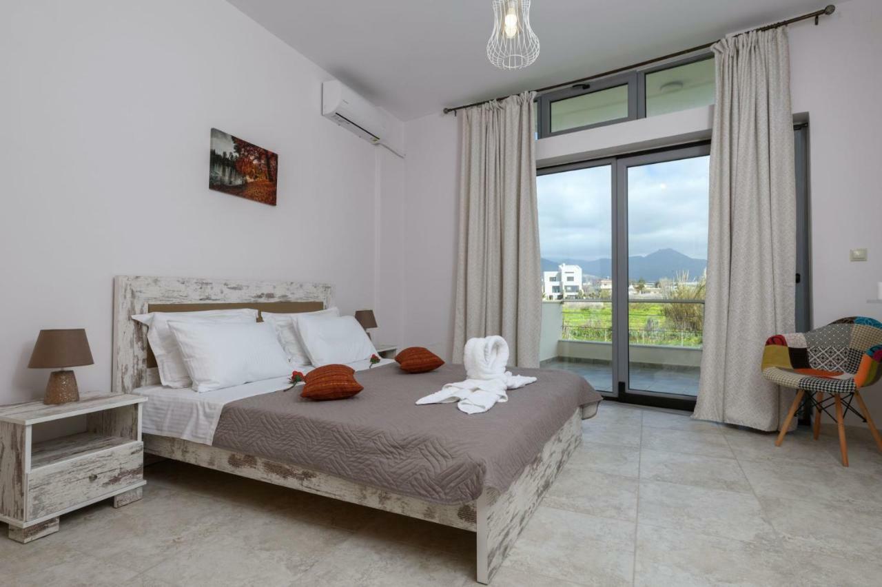 Coral Sea Apartment Kokkinos Pirgos Exterior foto